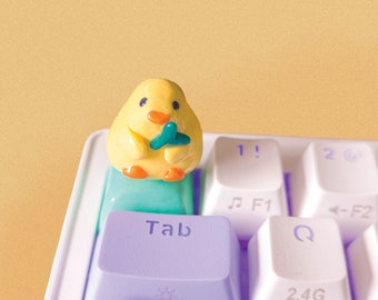 Tecla "Spring Onion Lovin Chick" / Tecla artesanal para teclado mecánico / Hecha a mano con arcilla polimérica / Perfil Cherry MX / Regalos para él y para ella