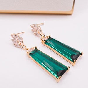 18k Gold plated Art deco emerald earrings, Bridal earrings, Emerald trapezoid earrings, Art nouveau  earrings Bridesmaid green drop earrings