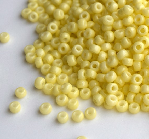Miyuki Round Rocailles 6//0 Opaque Orange Seed Beads RR-405