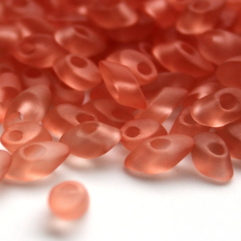 Pink long magatama 4x7mm Japanese beads Pink seed beads Glass Seed Bead Miyuki Long Magatama LMA-2103F Matted Transparent Peach