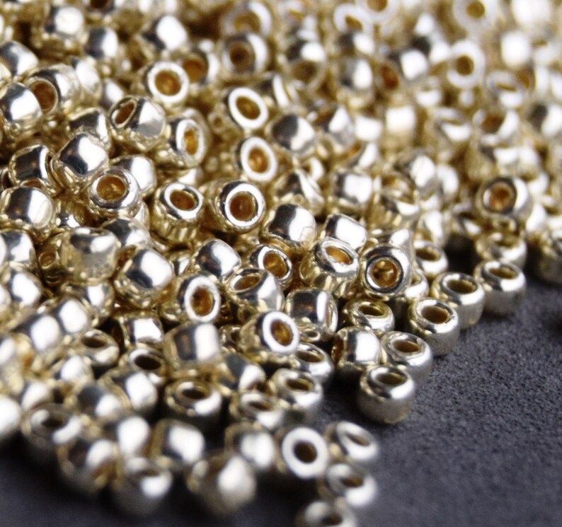 Toho 150 558 Galvanized Aluminum Japanese Seed Beads Tr 15 558 Silver Seed Beads Sewing Fiber Craft Supplies Tools Kromasol Com