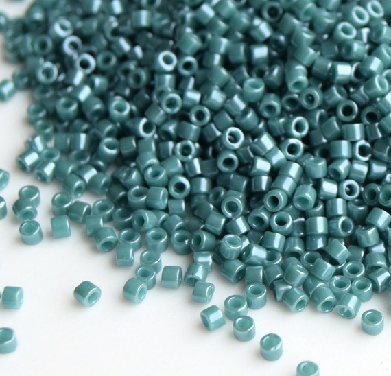 Miyuki Delicas 11//0 Opague Cream Luster Seed Bead DB-203