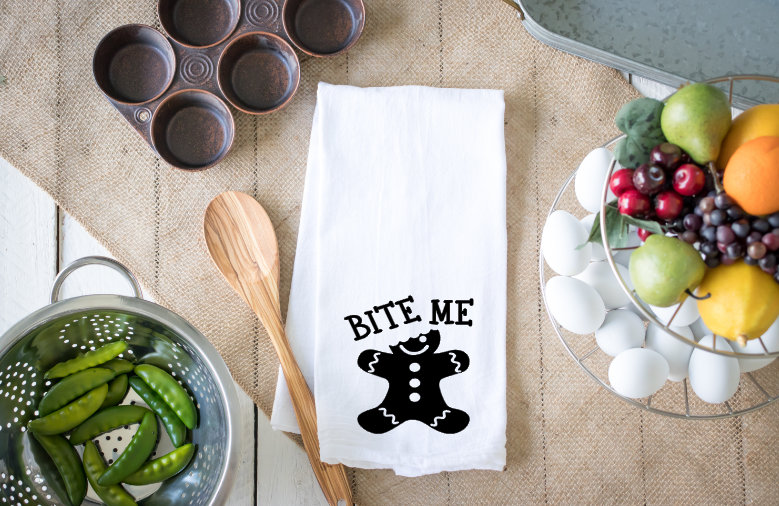  Home Alone Kitchen Towels, 2 Pack Funny Christmas Dish Towels,  Home Alone Merchandise Gifts, Holiday Kitchen Bathroom Decor, Xmas Hand  Towels, White Elephant Gifts for Christmas Stocking Stuffers : Home 