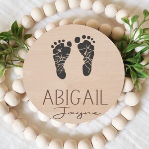 Baby Foot Print Sign, Foot Print Ready, Engraved Birth Announcement Sign, Baby Feet, New Baby Gift, Personalized Name Sign bild 1