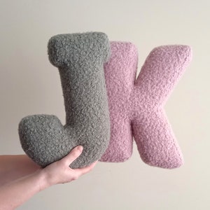 Almofadas de letras Boucle para festa de chá de bebê • Letras de berçário • Letras de parede almofadadas • Personalize com nomes Presente de inauguração de casa
