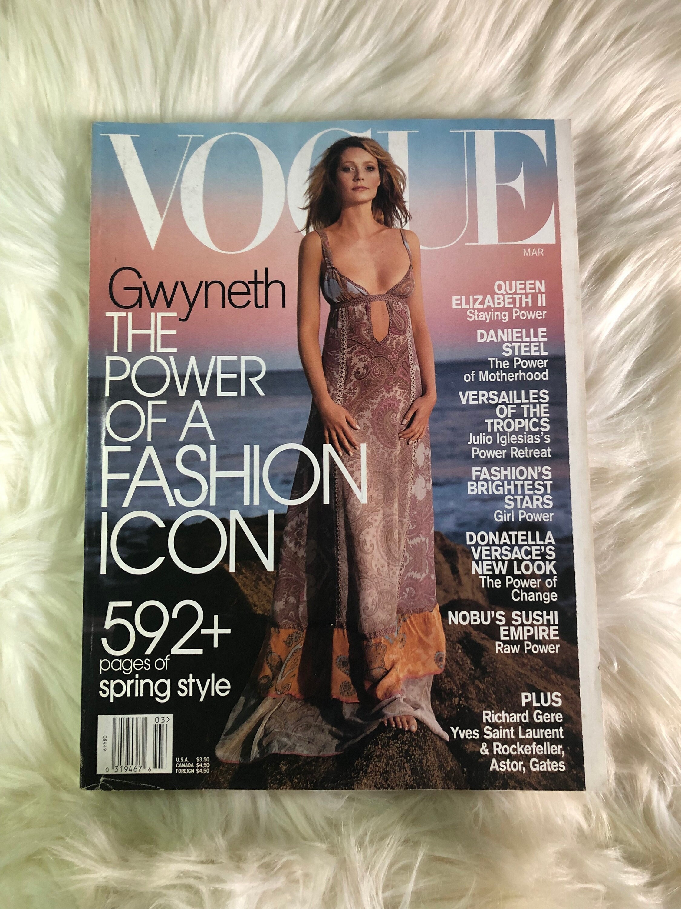 Vintage Vogue Magazine March 2002 Gwyneth Paltrow Cover/queen
