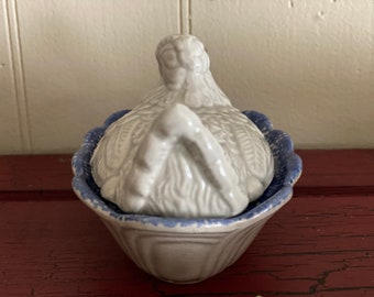 Hermitage Pottery - Spongeware- Hen On The Nest Dish