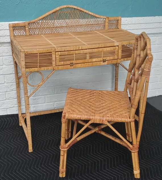 Vintage Chinese Mid-century Rattan Circular Hat Box