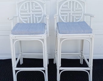Vintage Mid Century Pair Of Pagoda Chinese Chipendale Bamboo White Bar Stools