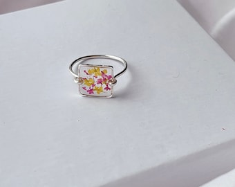 Real Flower Ring/Resin Ring/Pressed flowers resin ring/Plant ring/Botanical ring/Nature Jewelry/can be customized/gift for her