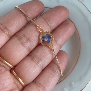 Pressed Forget-Me-Not Flower Bracelet: Gold Resin Charm