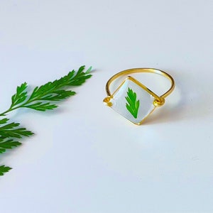 Real Fern Ring/Pressed Leaf Ring/Plant Ring/Resin Ring/Botanical Ring/Delicate stackable ring/Customized to any size
