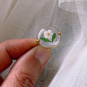 Real Flower Ring/Pressed Flower Resin Ring/Plant Ring/Botanical jewelry/Resin Ring/customizable ring/Gift for her