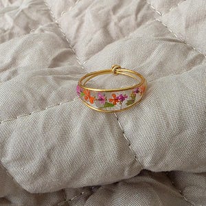 Real flower Ring/Resin Ring/Pressed flower resin ring/plant ring/botanical ring/flower confetti ring/can be customized/gift for her