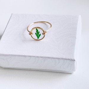 Real Fern Ring/Pressed Leaf Ring/Plant Ring/Resin Ring/Botanical Ring/Delicate stackable ring/Customized to any size