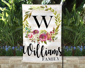 flower garden flag, personalized garden flag, custom garden flag, garden flag, personalized flag, Spring Floral Wreath Flag with name