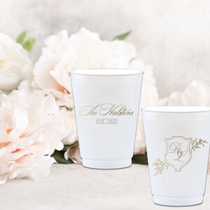 Classic Crest Monogram Frosted Wedding Cups, Modern Wedding Cups, Fancy Elegant Script, Custom Wedding Cups, Plastic Cups, 16oz Frosted Cups