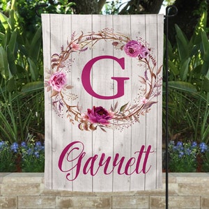 Personalized Spring Wreath Flag Garden Flag Farmhouse Garden Flags Rustic Country Decor Mother&#39;s Day gift Floral Wreath Flag for Garden