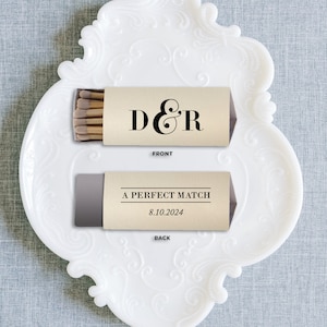 A Perfect Match Personalisierte Dreieck-Matchboxen - Gastgeschenke, Partygeschenke, benutzerdefinierte Streichholzschachtel, Goldfoliendruck, Monogramm, Hochzeitsgeschenk
