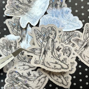 Sticker holographique Cottagecore Bug Faerie
