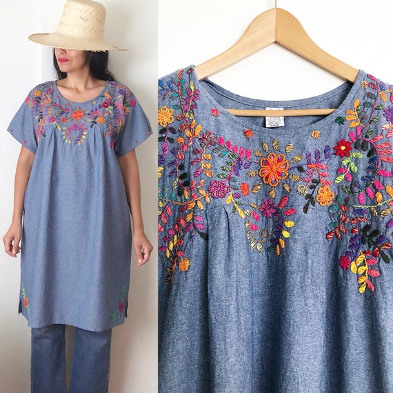 Vintage Oaxaca Embroidered Dress / Mexican Embroid