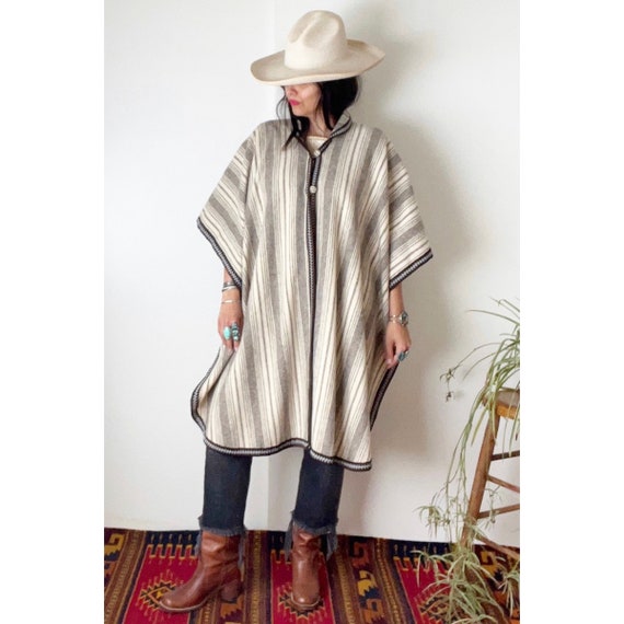 Vintage Mexican Wool Poncho / Ethnic Hippie Cape … - image 2