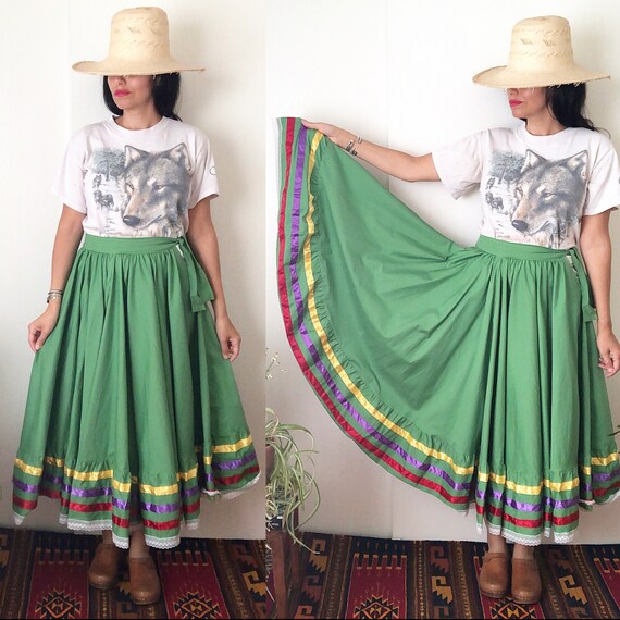 Vintage Mexican Folklorico Circle Dance Skirt from