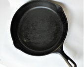 Unmarked Wagner No 10, 1950 Wagner Pan, 11 3 4 Inch Skillet, Cast Iron Pan, Large Size, V on the Handle, Wagner Ware, Vintage Kitchen