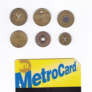 Set completo di 6 gettoni della metropolitana di New York NYCTA MTA New York City Transit Authority 1950-2003 con Metrocard