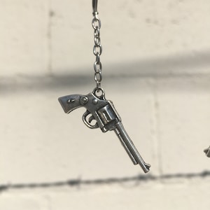 Revolver On Chain Dangly Earring