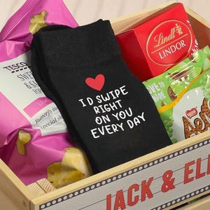 Eu deslizaria para a direita Meias engraçadas, presentes de aniversário de dia dos namorados para ele e ela, presente de piada de namoro online para namorado, marido e namorada