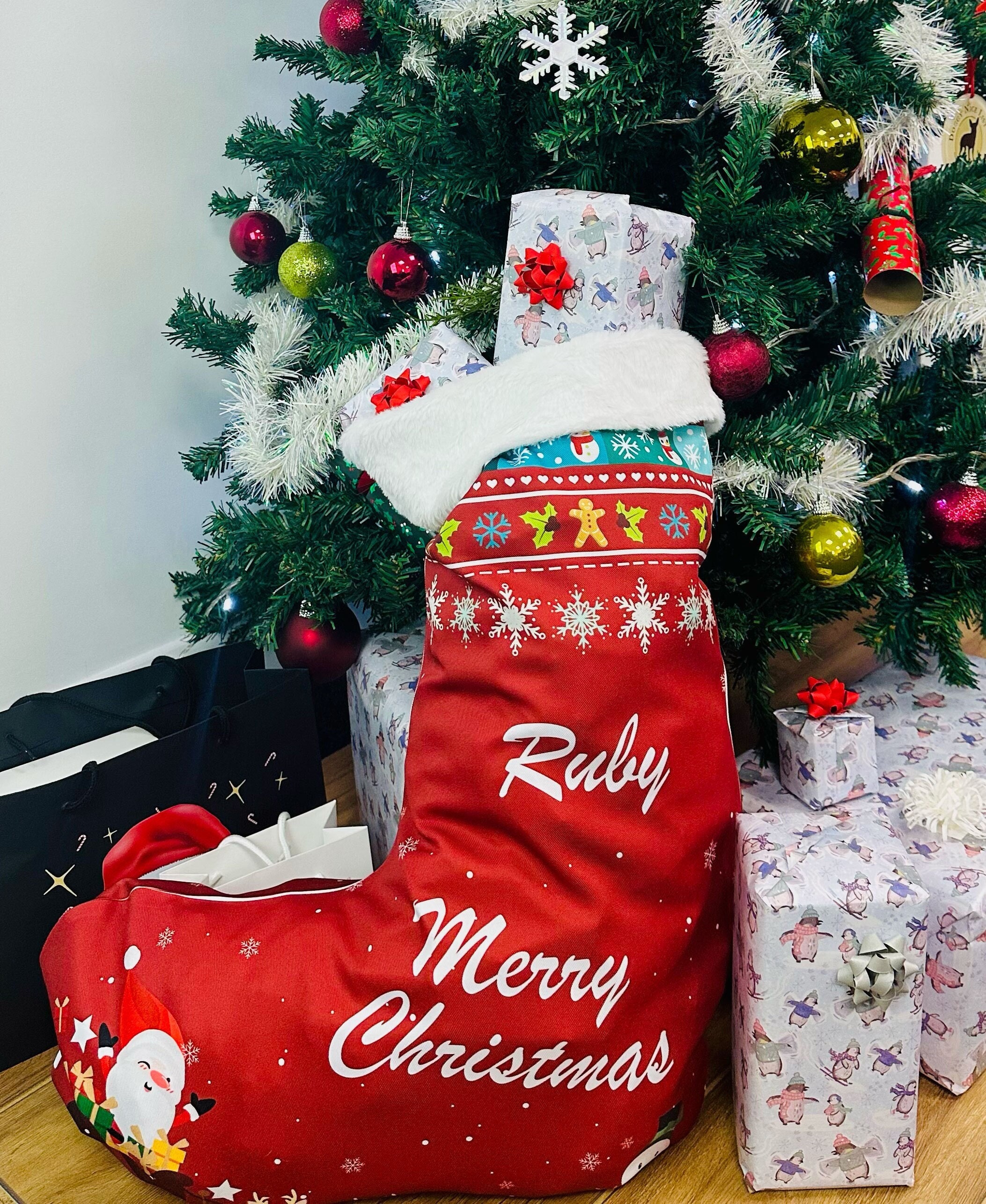 Set Of 3 Giant Santa Stocking Sacks - Jumbo Christmas Gift Bags For Large Presents (76cm)
