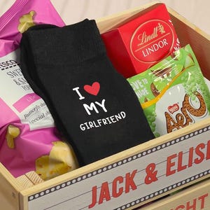 Ich liebe meine Freundin Lustige Socken, Neuheit Valentinstag Jahrestag Geschenke für ihn sie, Scherzgeschenk für Freund