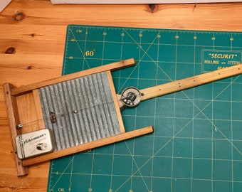 Diddley Bow 9 - Washboard with Laundry Stick and WWII Headphone Pickup