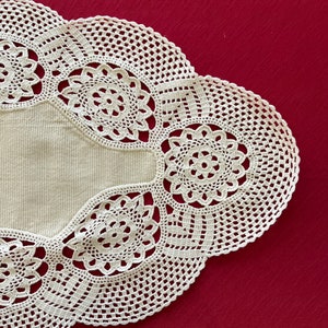 Gehäkelter Tischläufer: Rustikales Bauernhaus Dekor (36 cm x 76 cm)