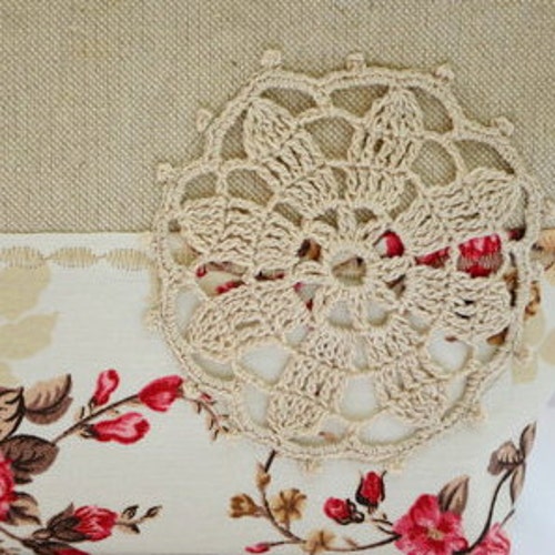 Set di 2 federe per cuscino con occhielli in pizzo increspato, king size, bianco brillante, shabby chic, doppio strato, con volant, rustico, francese, cottage, ricamato, floreale, vittoriano, grazioso