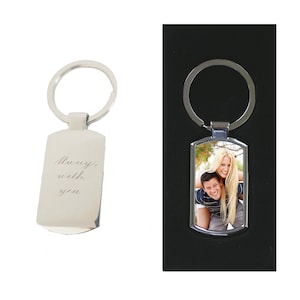 PERSONALIZED Photo KEYRING auf der Rückseite eingraviert Metall-Schlüsselanhänger in Box geliefert benutzerdefinierte Bild und Text / Name Geburtstagsgeschenk gedruckt