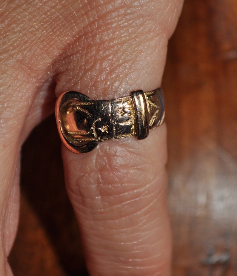 Victorian Buckle Ring 1864 9ct Rose Gold 2.74gms Size L 1/2 US 5 7/8 UK