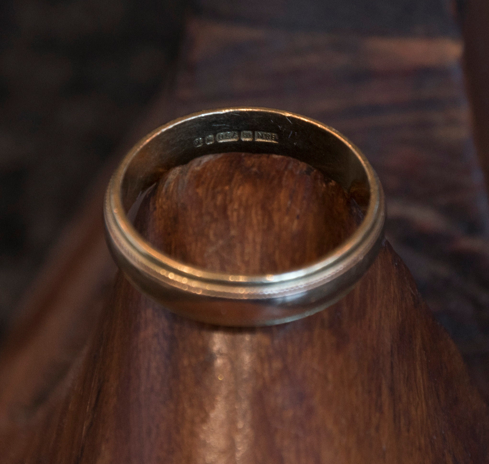 18ct Gold Wedding Band 5mm S1/2 US 9 3/8 5.50gms Vintage