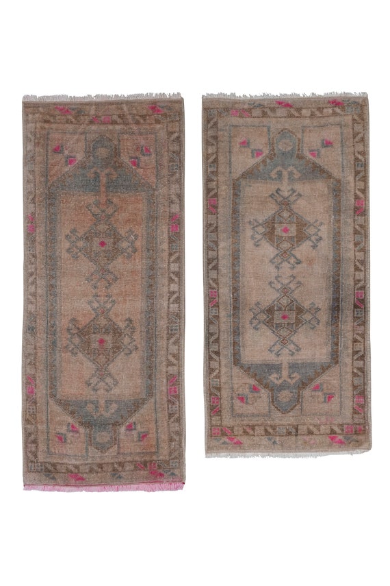 Gedämpfte neutrale Farbe Paar kleine türkische Teppich Bodenmatten, traditionelle handgewebte Oushak Wolle Yastik Badematten Türmatte schmale Läufer