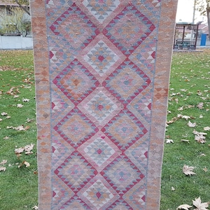 Naranja silenciada y rosa color diamante patrón patrón Kilim RUNNER Rug, Vintage hecho a mano decoración ecléctica Kelim 2&#39;7&#39;&#39; X 9&#39;10&#39;&#39; / 80 x 300cm