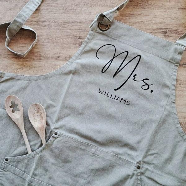Personalized Apron with Pockets Engagement Gift Wedding Shower Gift Cute Custom Apron Bridal Shower Gift Bridal Gift Wedding Gift Bride Gift