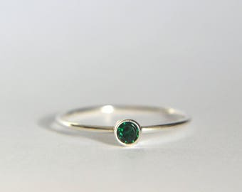 emerald green silver ring