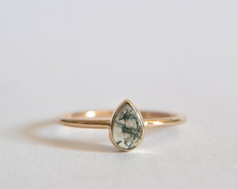 14k Solid Gold Tear Drop Moss Agate Ring, Natural Moss Agate Gemstone, Dainty and Minimal, Gifts For Her, Pear Shaped Engagement Ring