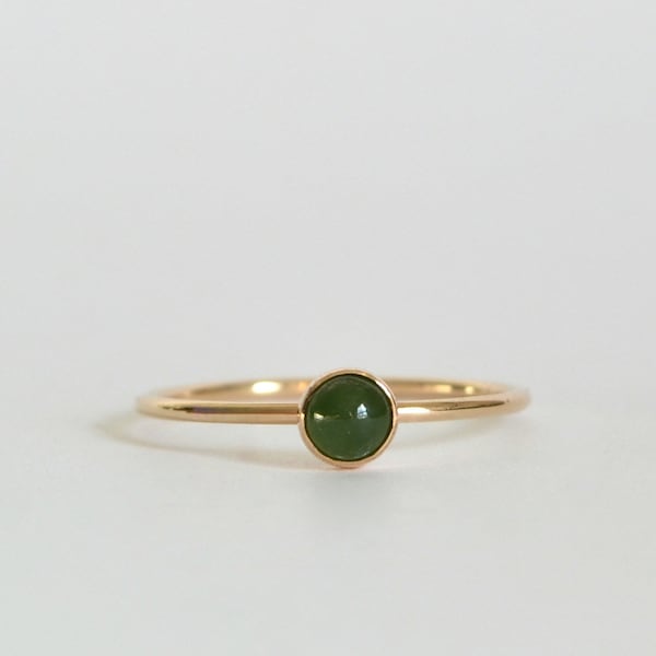 14k Gold gefüllter natürlicher Jade-Edelsteinring, Sonderanfertigung, handgemachter Ring, echte Jade, zierlicher und minimalistischer Schmuck, Geschenk für sie