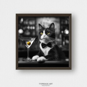 マティーニを持つタキシード猫 – 面白い白黒バーアートプリント、気まぐれな猫の壁飾り、猫バーの印刷可能なギフト、猫好きのための壁アート