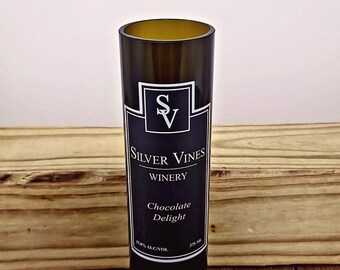 Vaso alto hecho con una botella de vino estilo postre de 375 ml
