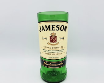 Jarrón hecho con una botella de whisky / Maceta de vidrio reciclado / Listo para enviar al día siguiente.