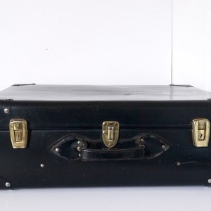VINTAGE zwarte vinyl koffer met klinknagels steampunk