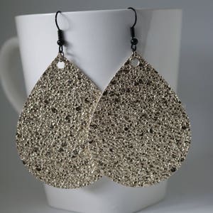 Boucles d'oreilles, en simili cuir, fashion jewellery, women, mode bohème, bijoux, en forme de  goutte d'eau